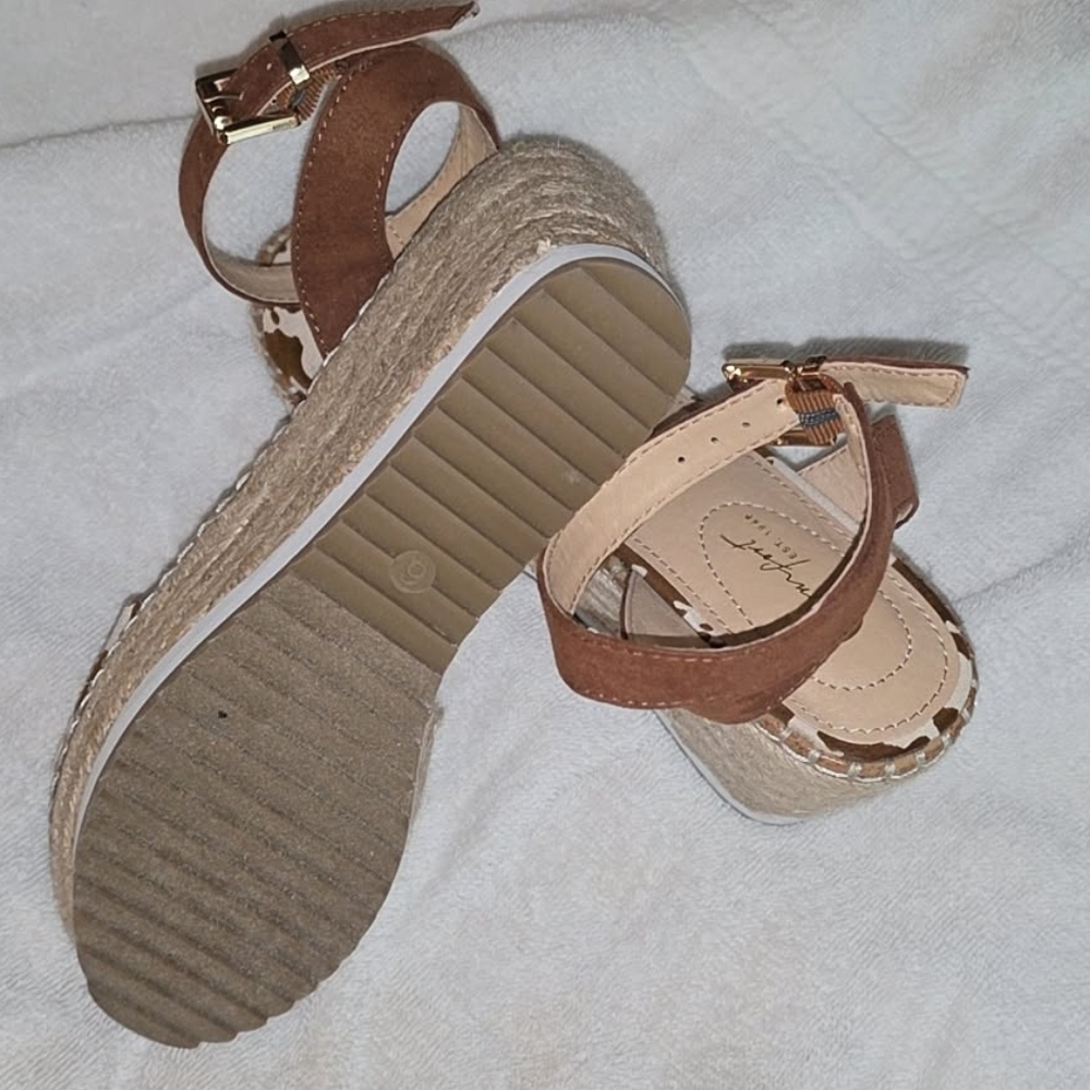 Cato Brown and Cream Espadrille Sandals - Size 6 - NWOT - Picture 3 of 3